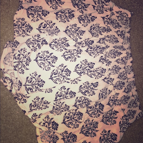 flowy white shorts - Picture 1 of 3